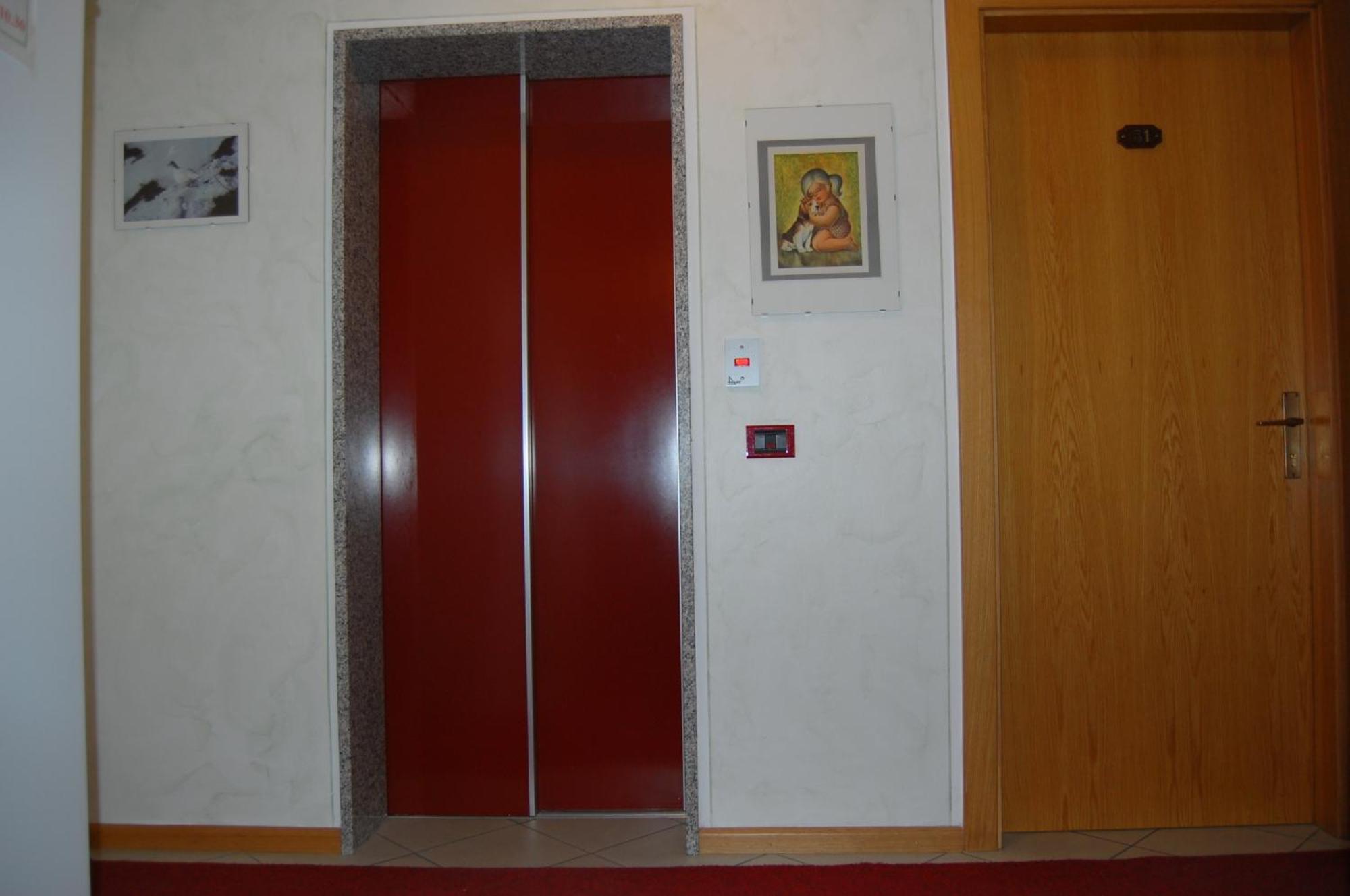 Garni Castel Ferari Hotel Tuenno Exterior photo